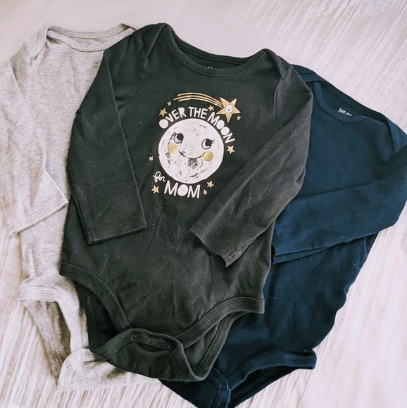 BUNDLE 3 Long Sleeve Onsies - Picture 1 of 6